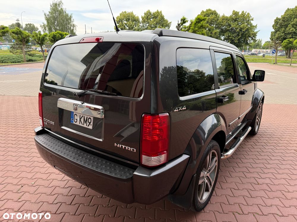 Dodge Nitro - 4