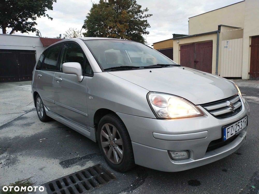 Suzuki Liana
