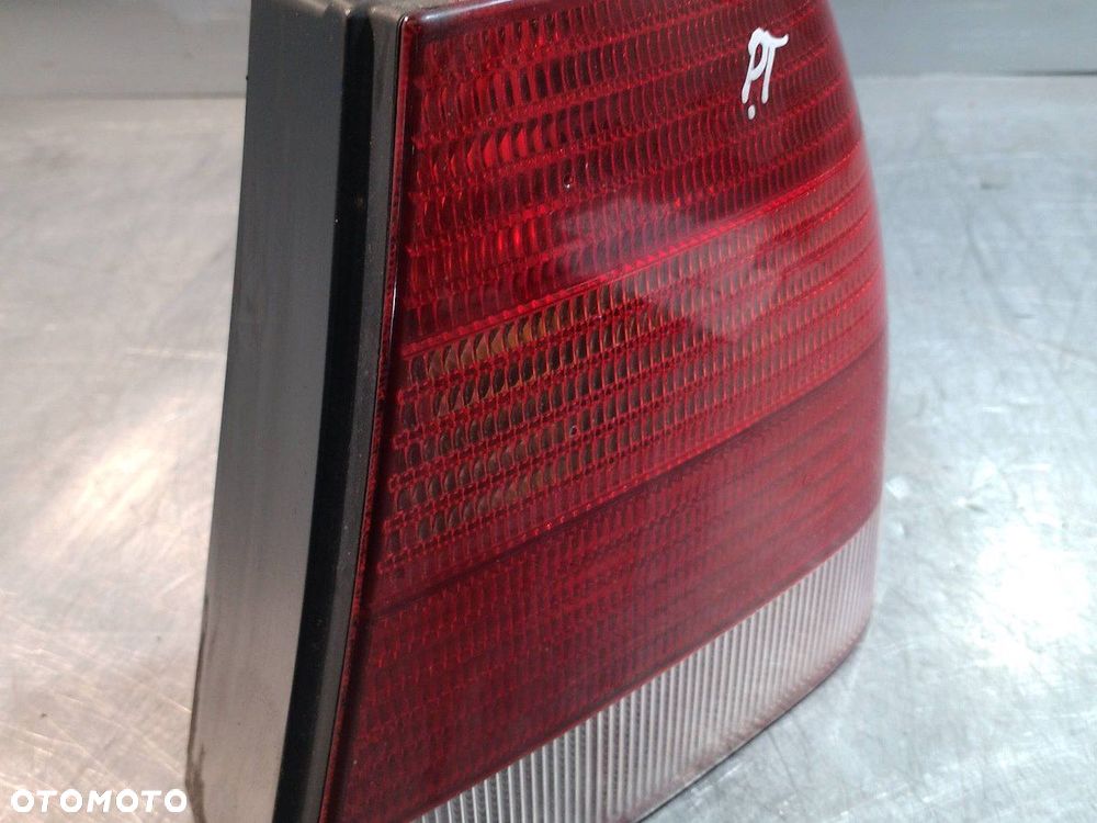 LAMPA TYLNA PRAWA VW BORA 1J5945257 SEDAN - 9