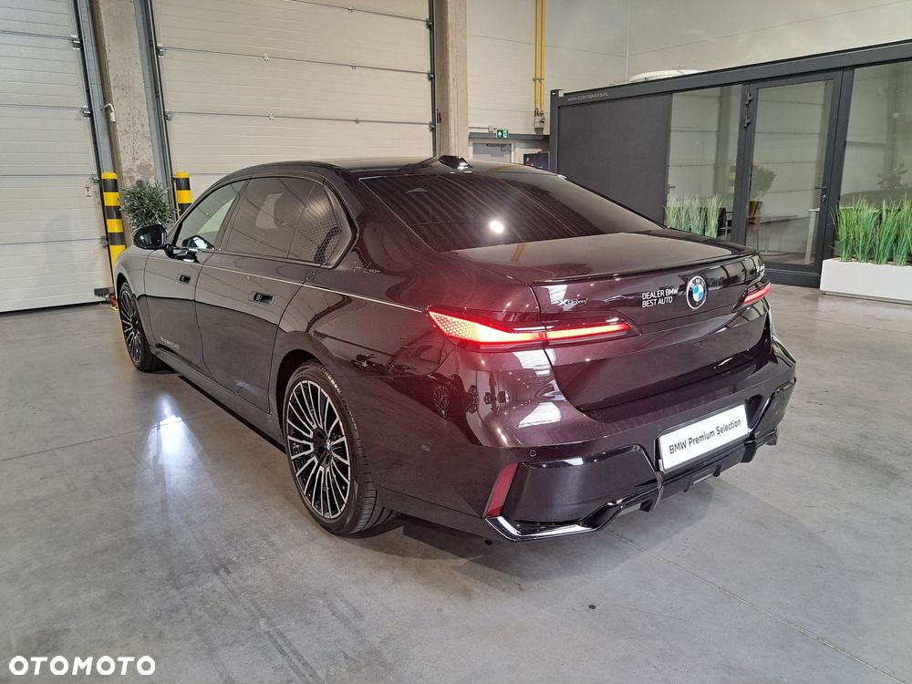 BMW Seria 7 740d xDrive mHEV Nero Lusso Edition sport - 4