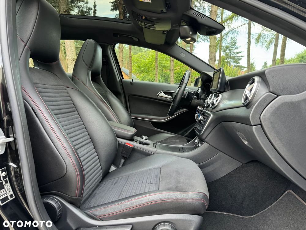 Mercedes-Benz GLA 250 4Matic 7G-DCT AMG Line - 35