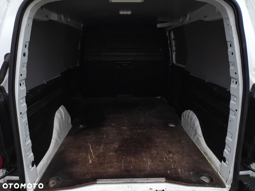 Peugeot Partner Van - 23