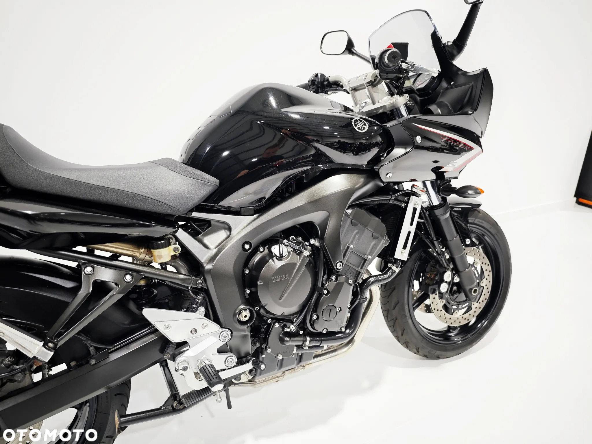 Yamaha FZ - 11