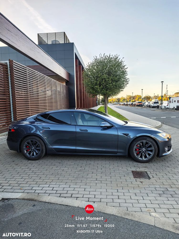 Tesla Model S - 9