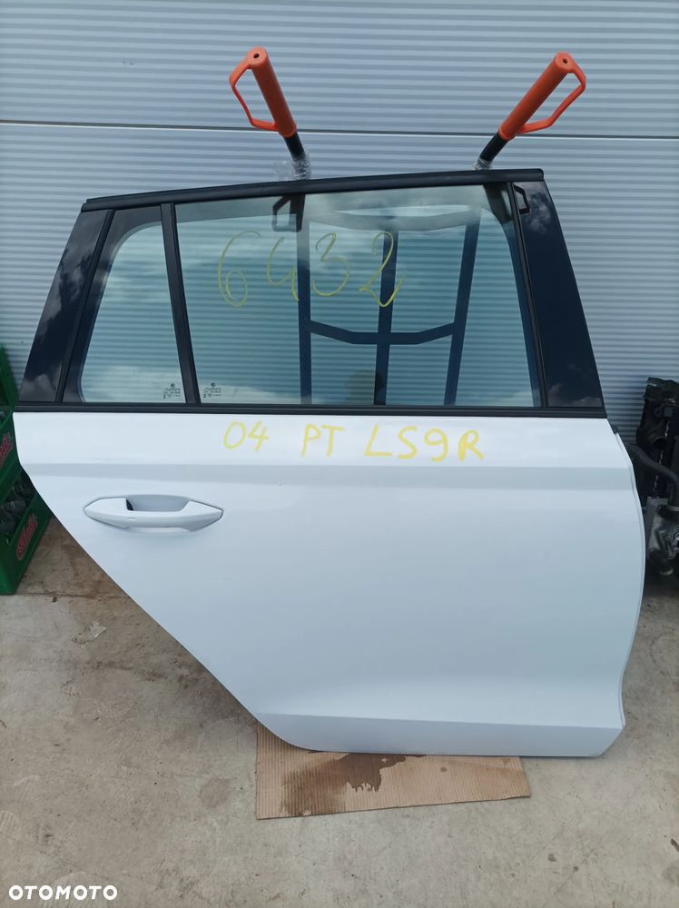 Skoda Octavia IV kombi  drzwi prawy tył prawe tylnie LS9R - 1
