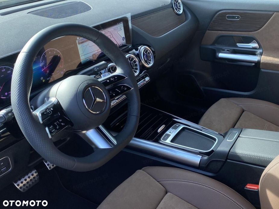Mercedes-Benz GLA 200 AMG Line - 9