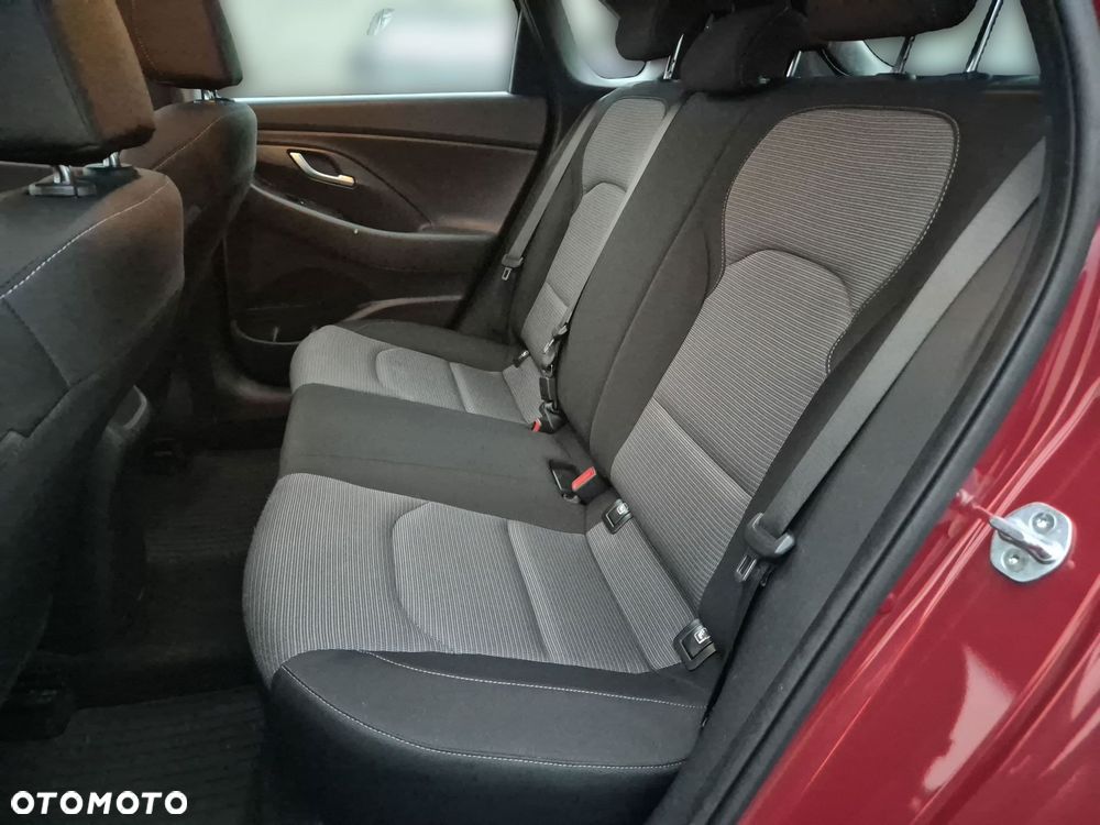 Hyundai i30 1.6 D Classic + - 10