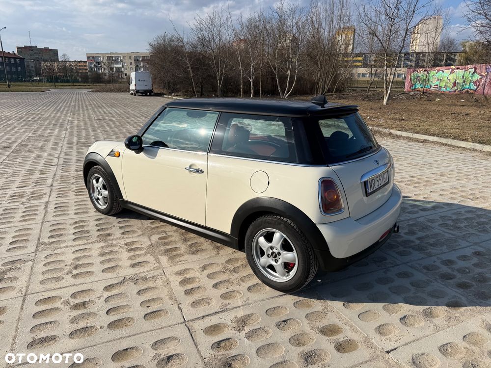 MINI Cooper Standard - 4