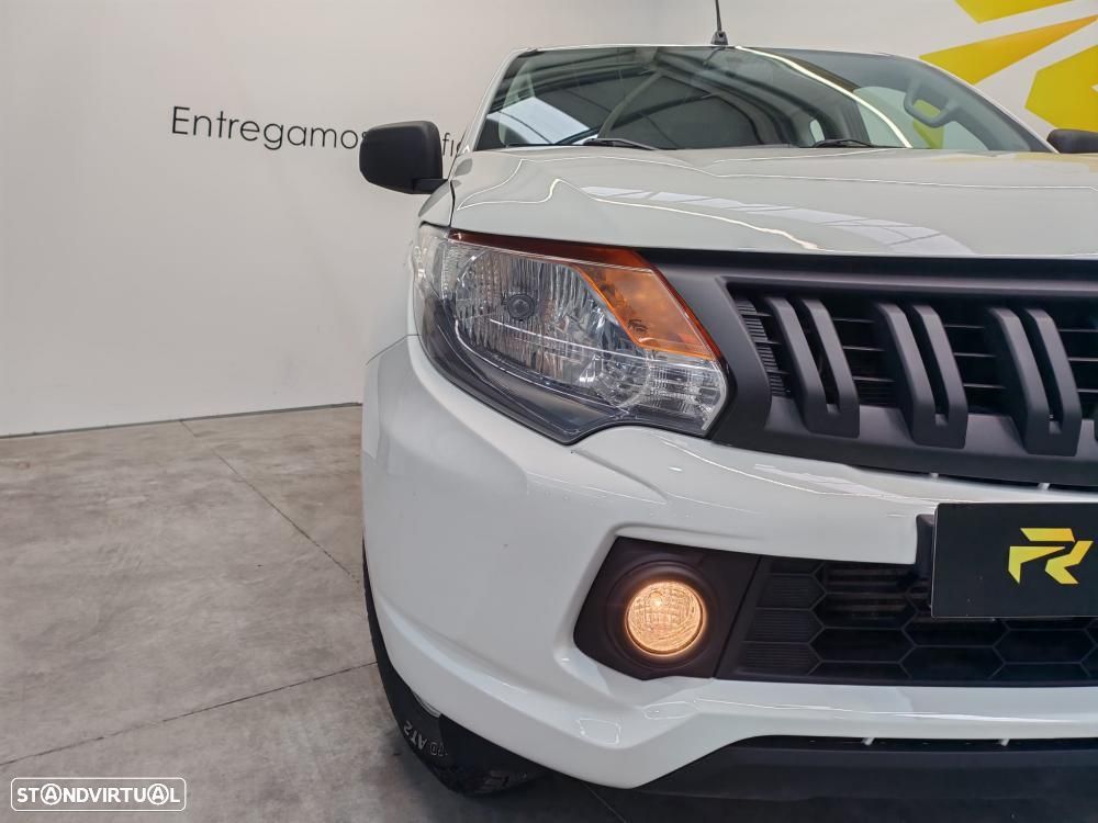 Mitsubishi L200 2.4 DI-D Club Invite Strakar Look CC 4WD - 24