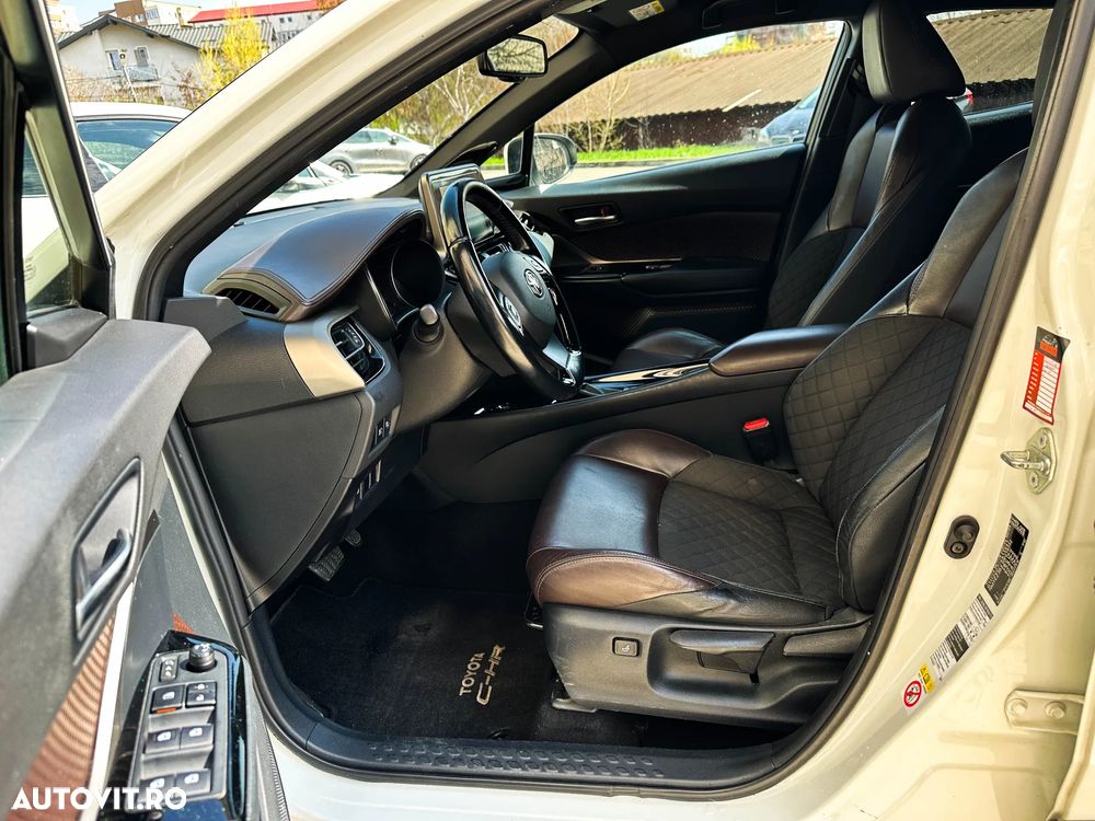 Toyota C-HR ver-1-8-hsd-122-cp-4x2-cvt-style - 5