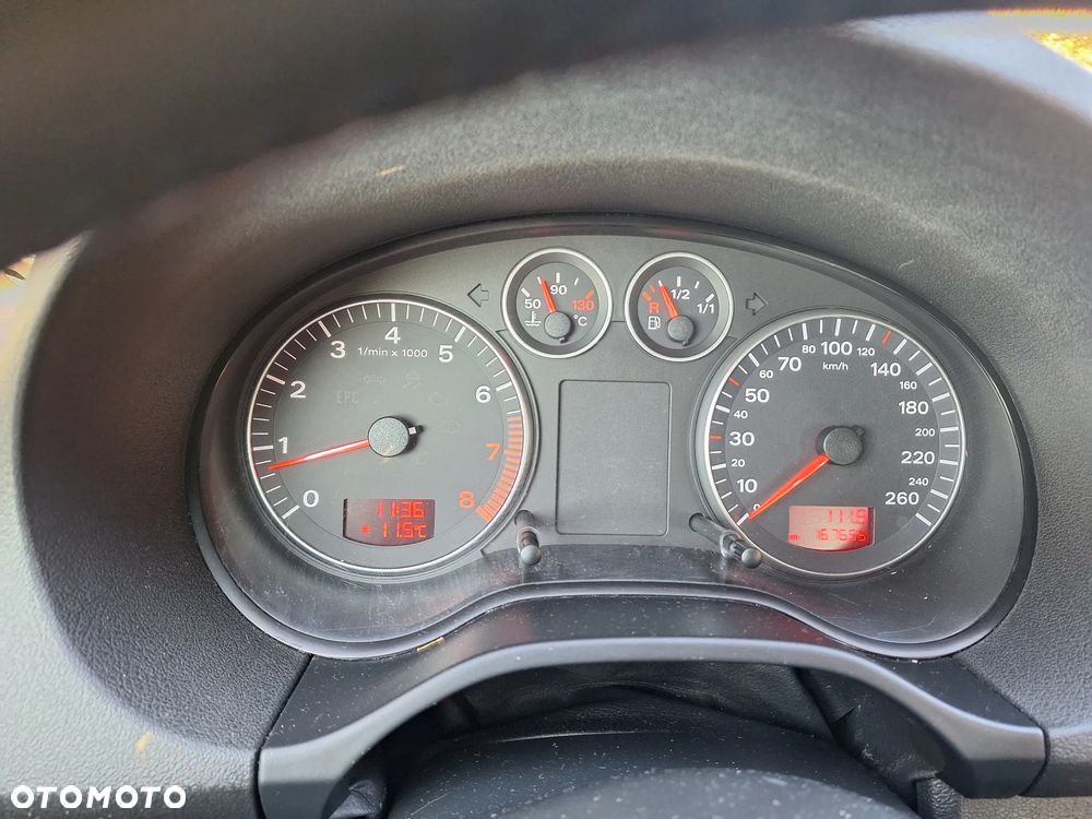 Audi A3 Sportback 1.6 FSI Ambition - 11