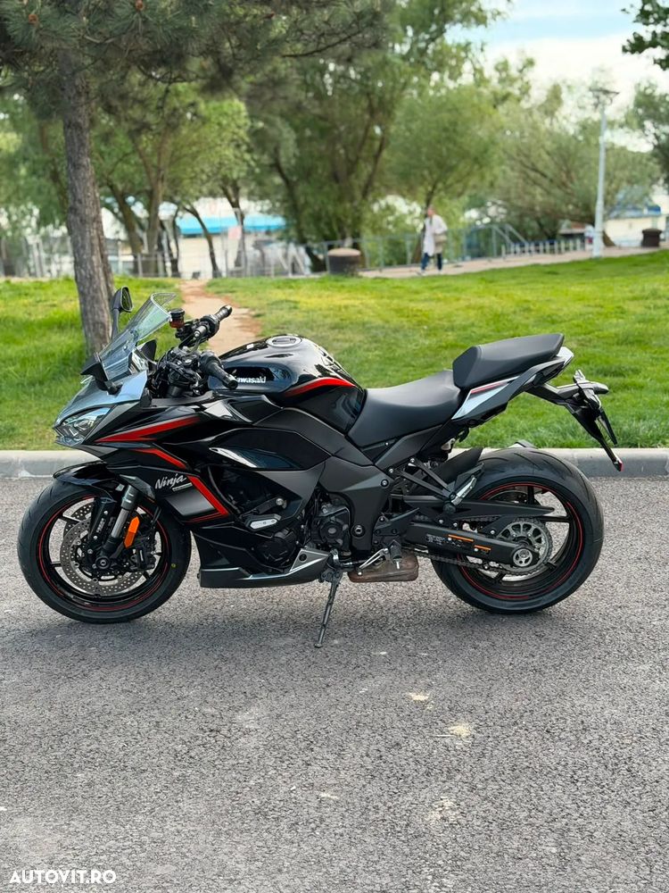 Kawasaki 1000SX - 4