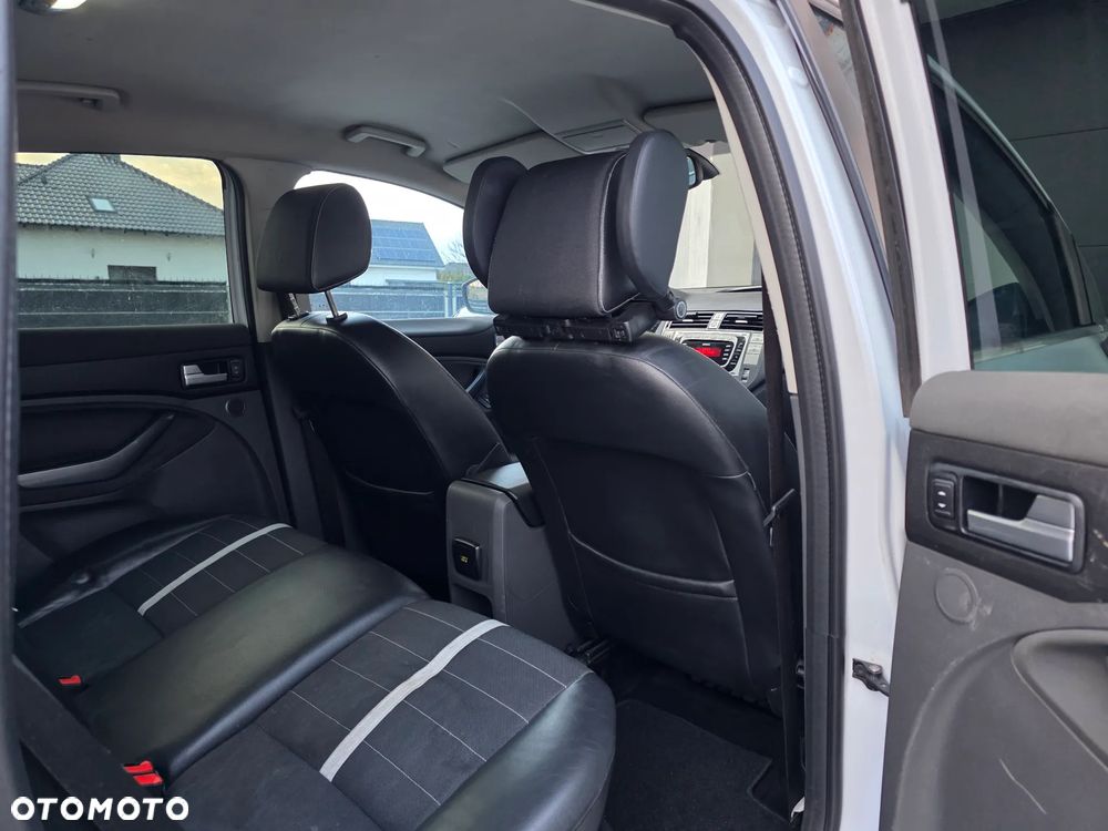 Ford Kuga 2.5 4x4 Individual - 11