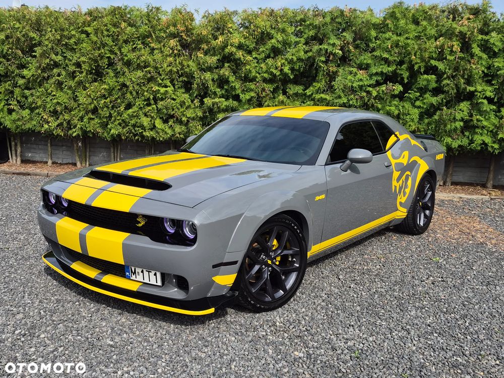 Dodge Challenger - 1