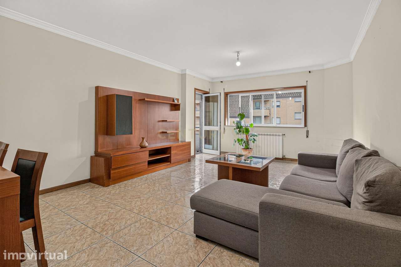 Apartamento T3 com Garagem Fechada, excelente localização!! - Bragança