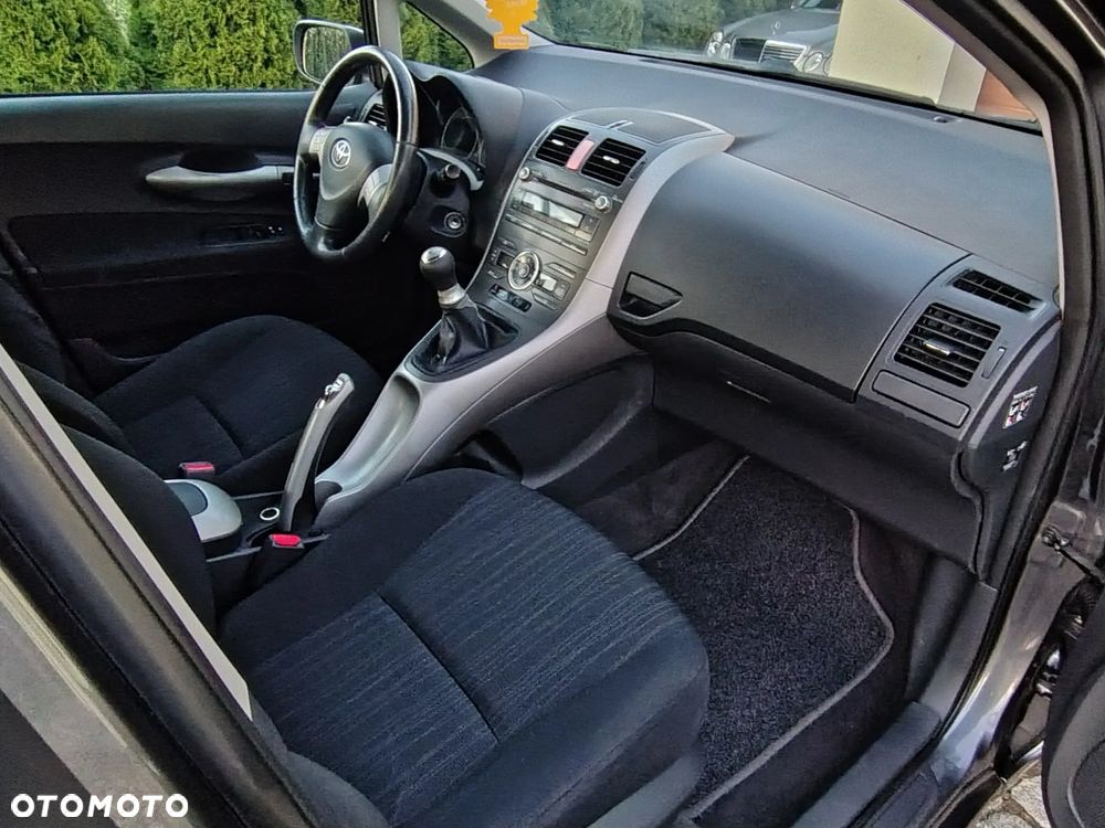 Toyota Auris 1.6 VVT-i Team - 8