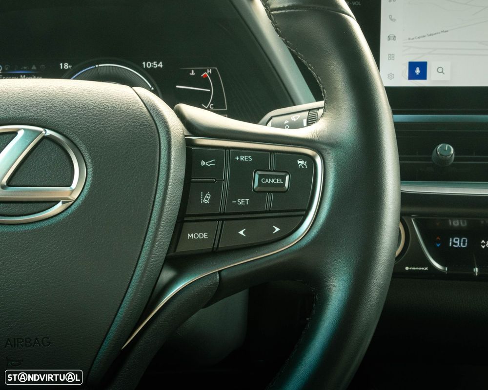 Lexus UX 250h Sport (Ecrã 12.3) - 30