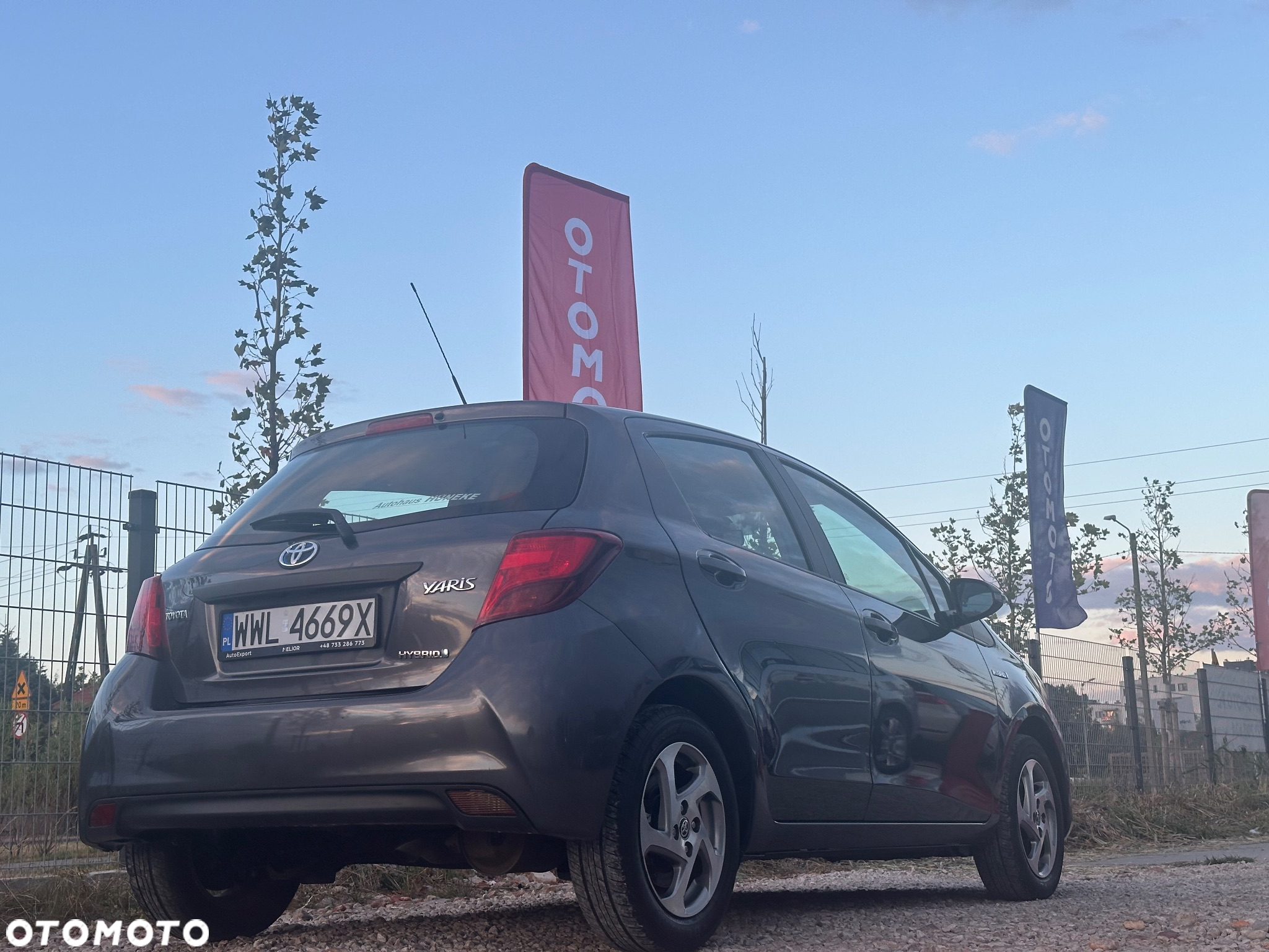 Toyota Yaris Hybrid 1.5 VVT-i - 18