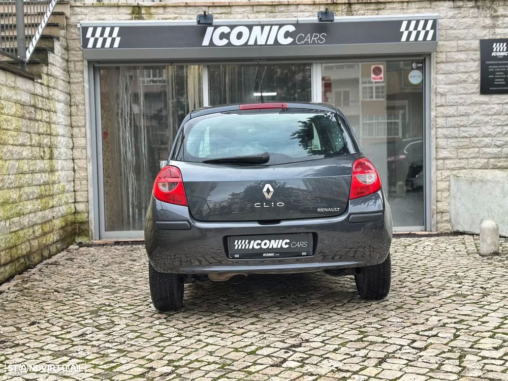 Renault Clio 1.2 16V Confort Authentique - 3