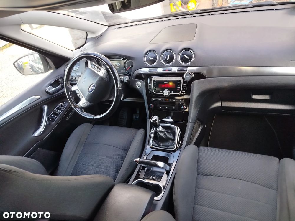 Ford S-Max - 14