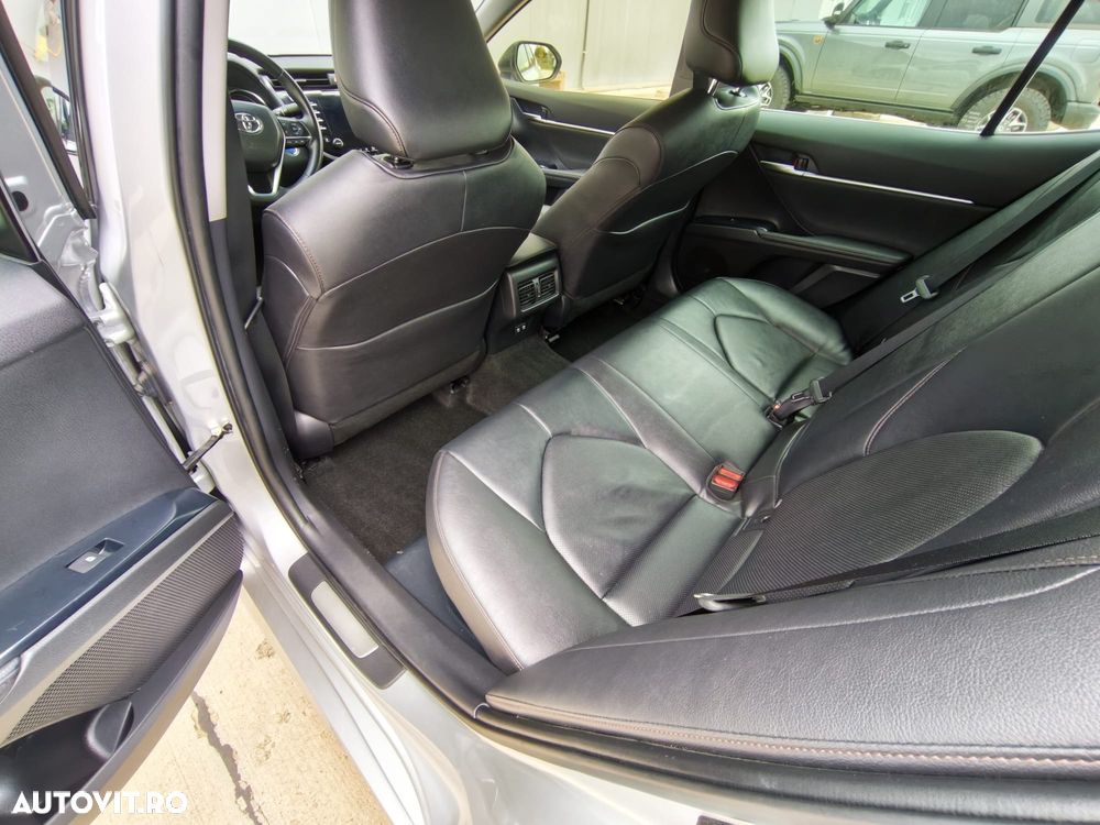 Toyota Camry Business Edition - 10