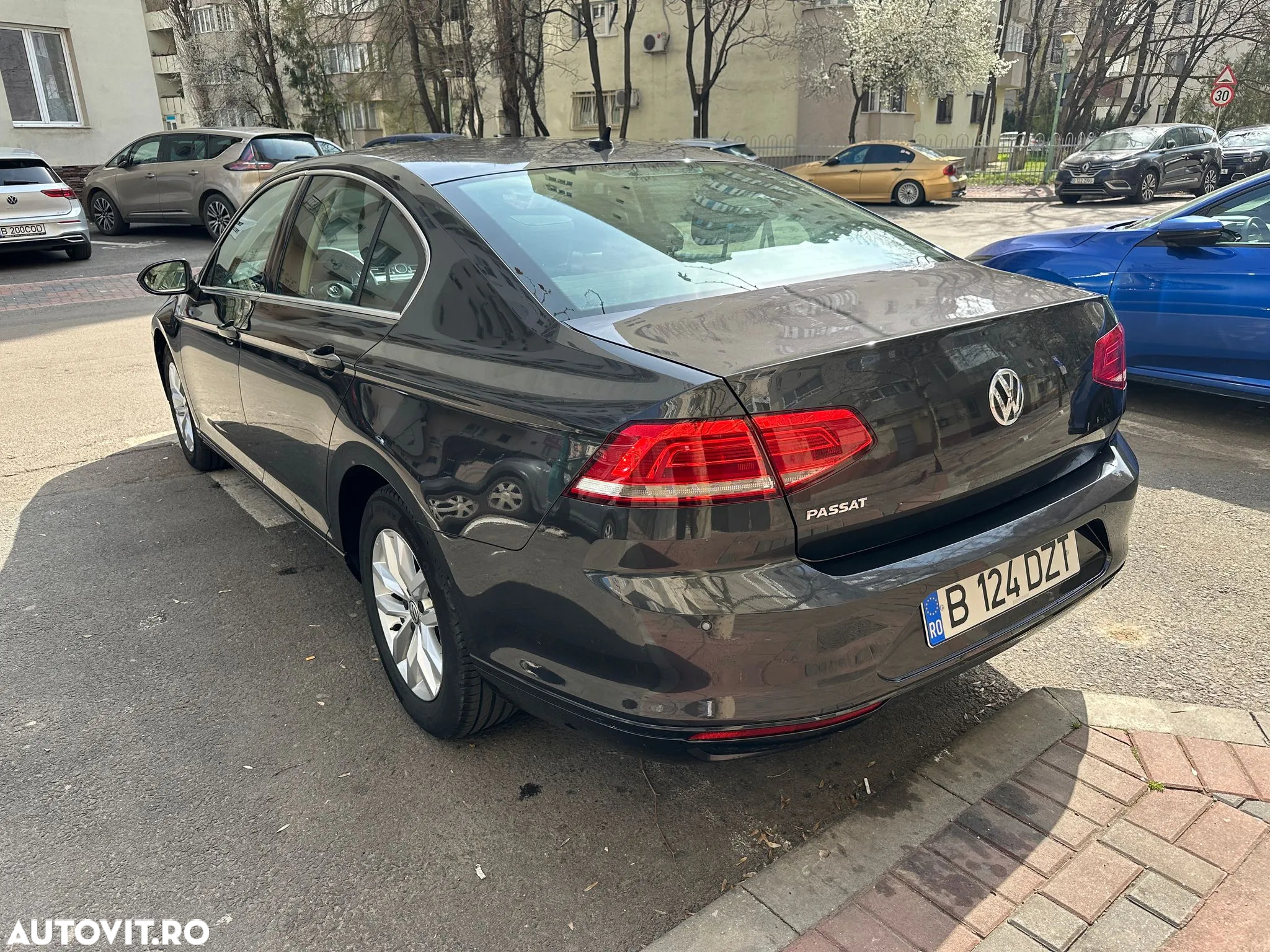 Volkswagen Passat Variant 1.6 TDI (BlueMotion Technology) DSG Comfortline - 9