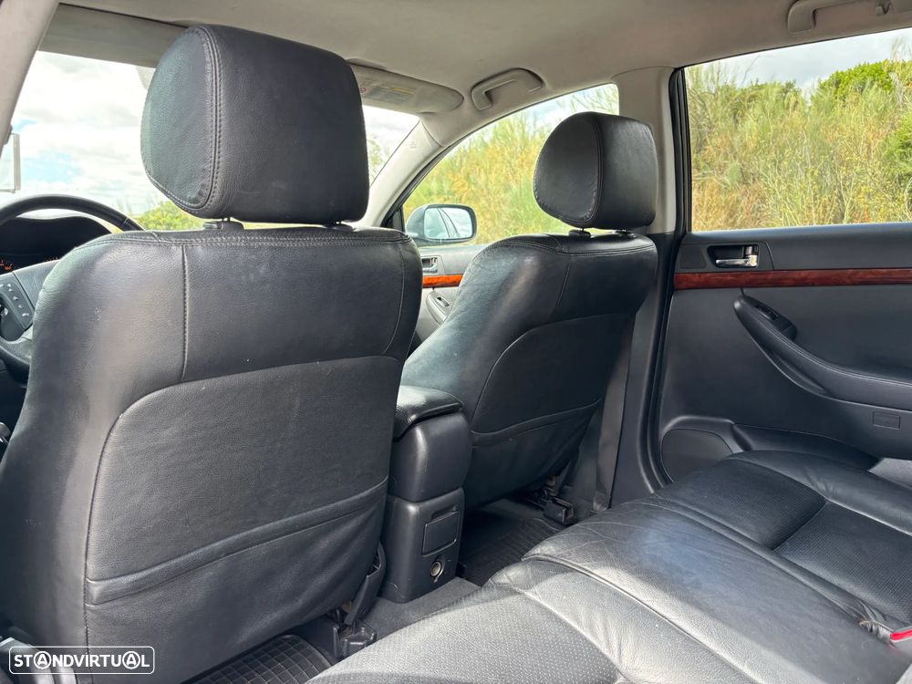 Toyota Avensis SW 2.0 D-4D - 26
