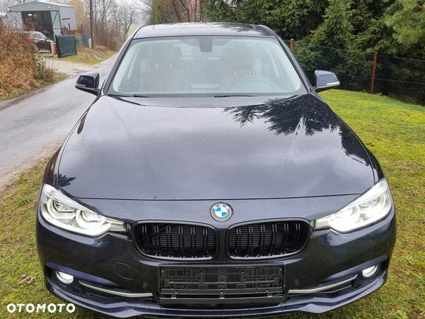 BMW Seria 3 320i Touring Luxury Line