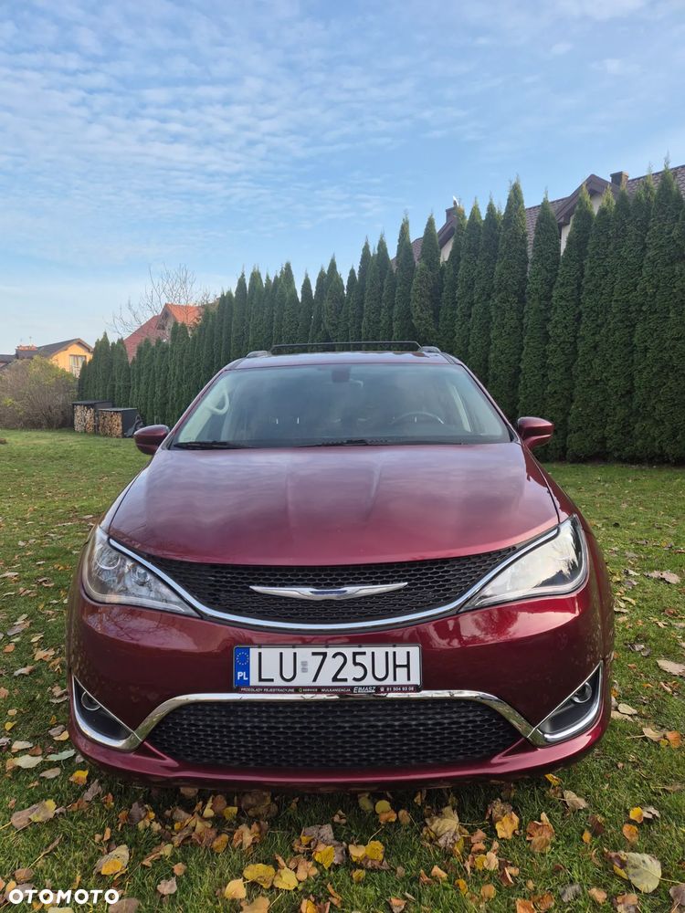 Chrysler Pacifica - 3