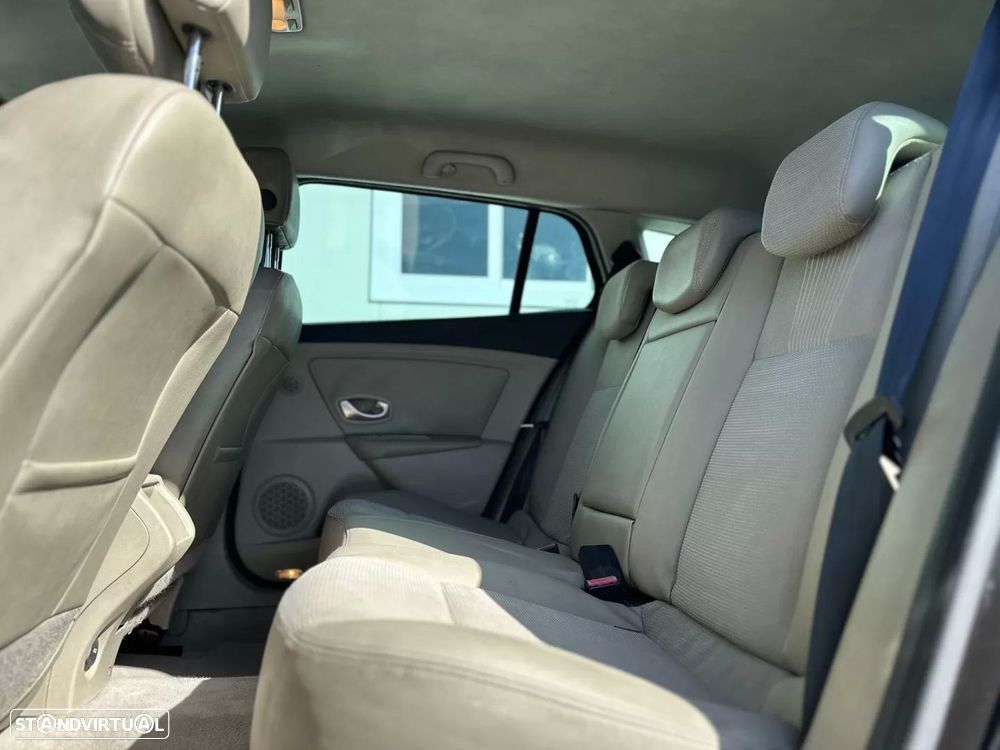 Renault Mégane Sport Tourer 1.5 dCi Dynamique S - 12