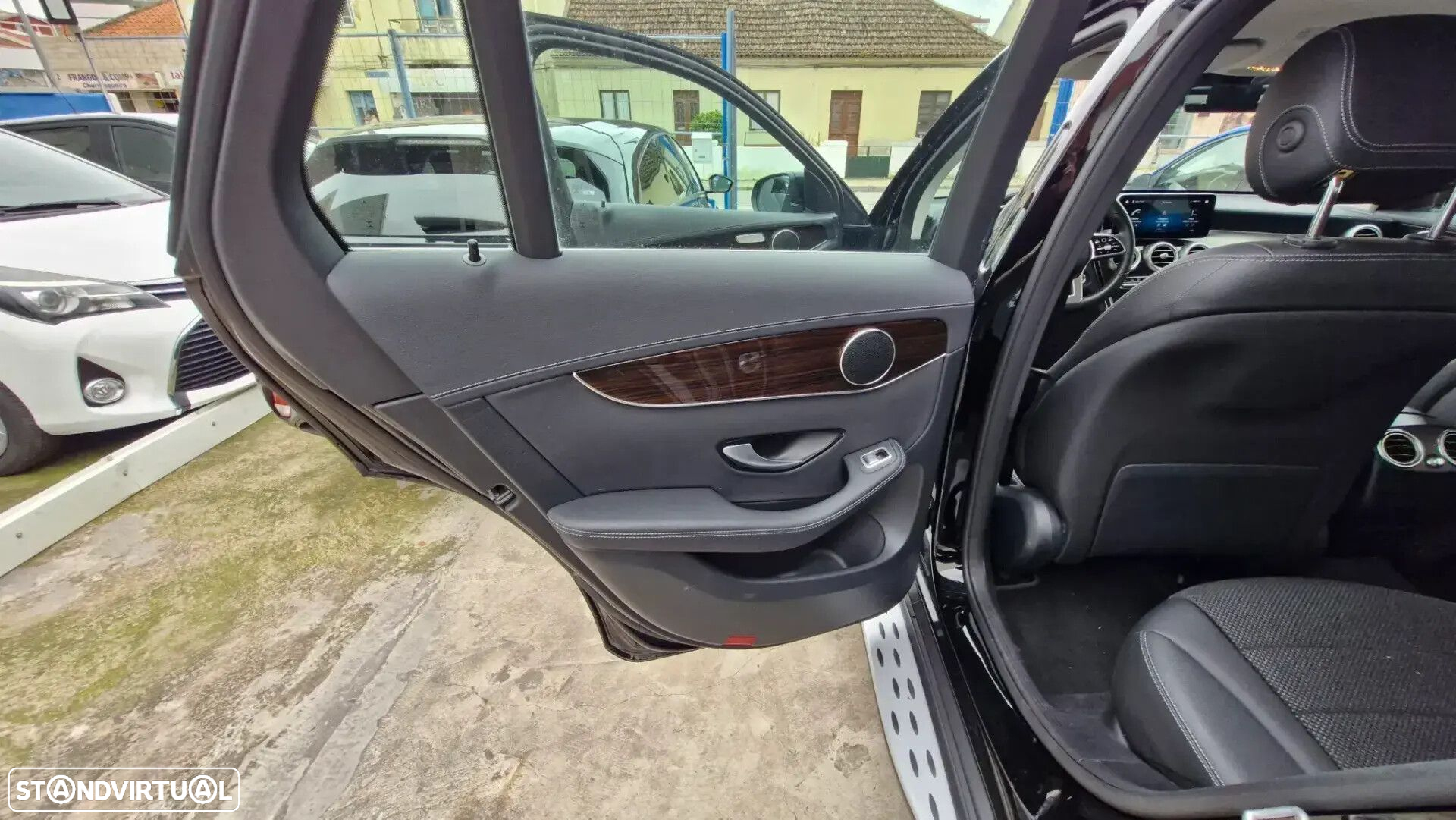 Mercedes-Benz GLC 300 - 11