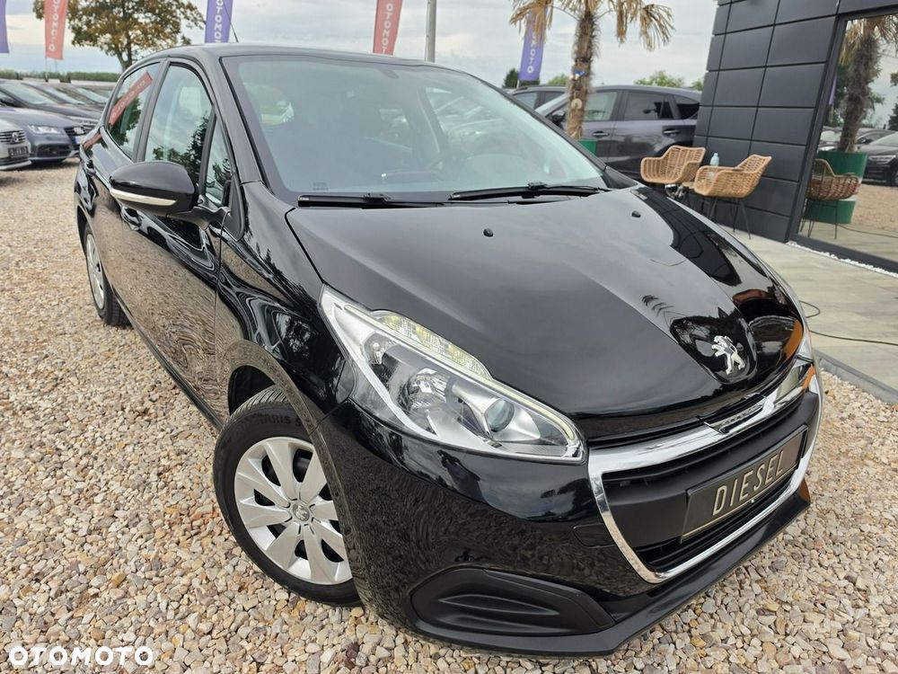 Peugeot 208 - 18