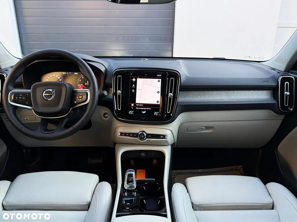 Volvo XC 40 T3 Inscription - 38