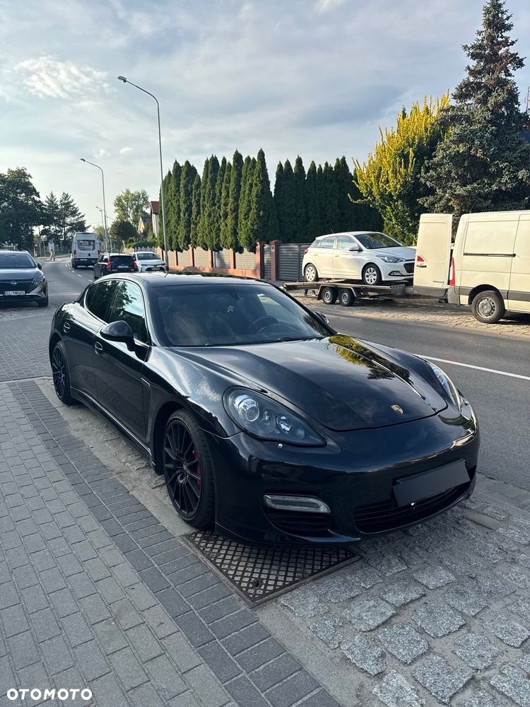 Porsche Panamera GTS - 4