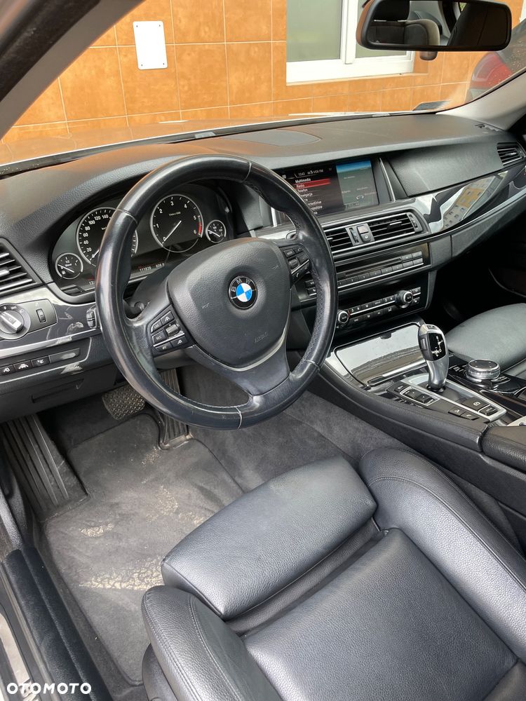 BMW Seria 5 525d Luxury Line - 9