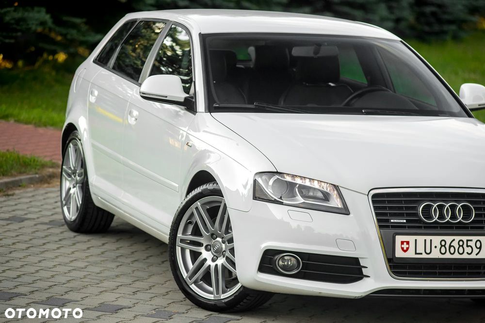 Audi A3 Sportback 2.0 TFSI quattro S tronic S line Sportpaket - 2
