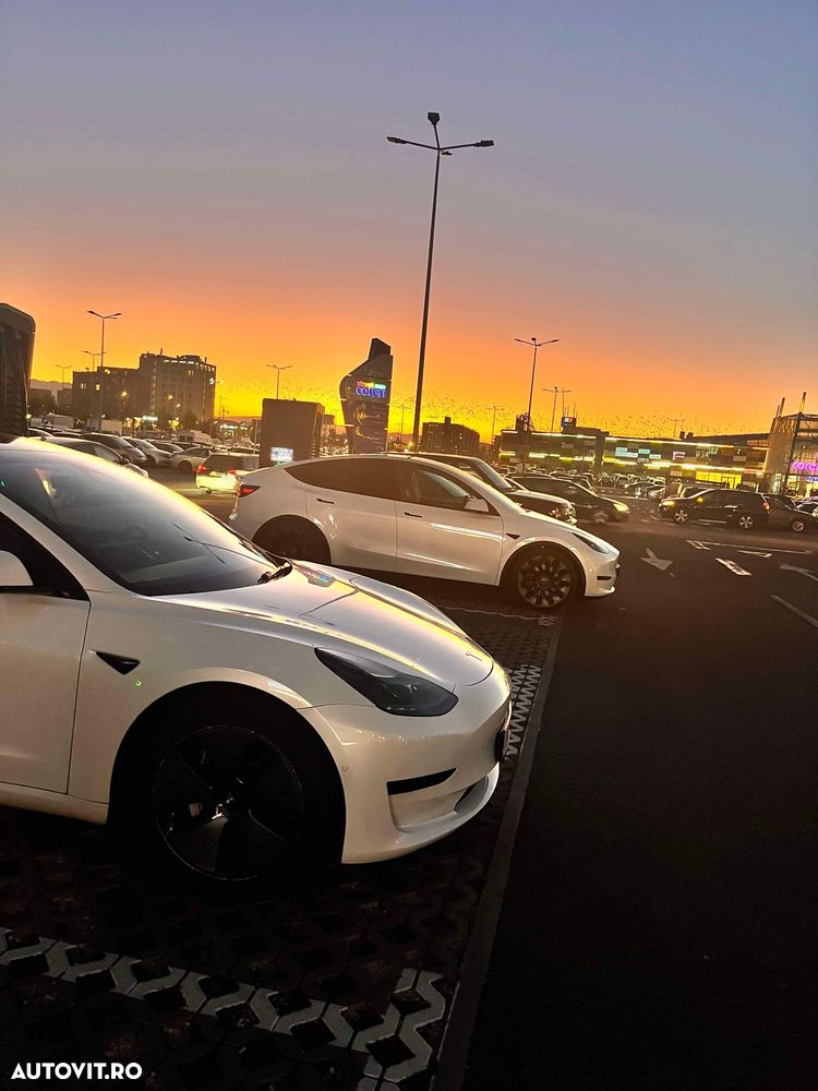 TESLA Model 3 2022 — imagine 2