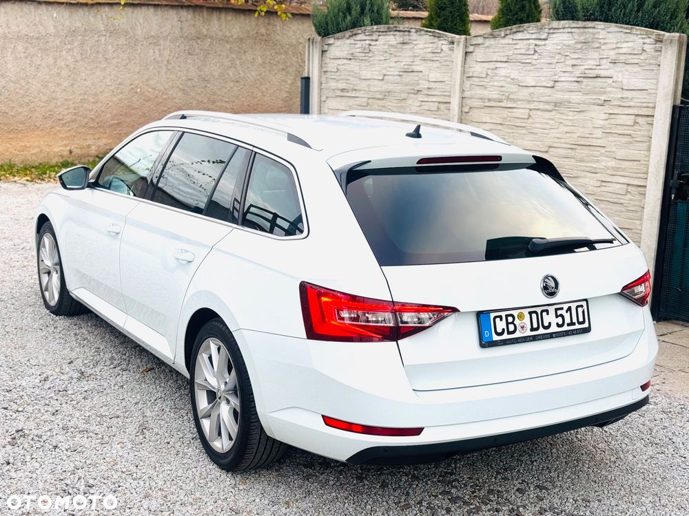 Skoda Superb Combi 2.0 TDI DSG Premium Edition - 17