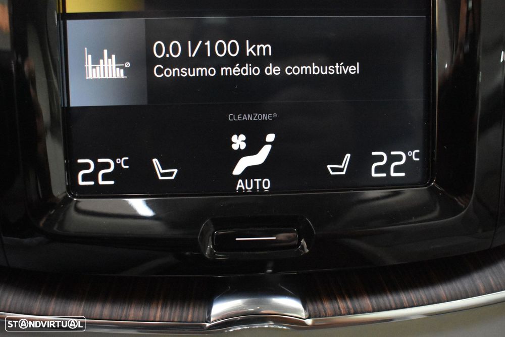 Volvo XC 60 2.0 D4 Inscription AWD Geartronic - 36