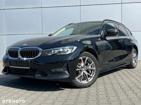 BMW Seria 3 330e xDrive M Sport sport