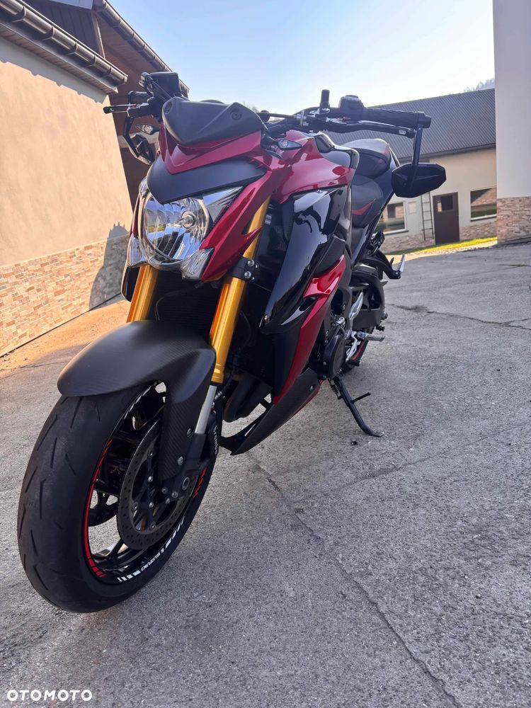 Suzuki GSX 1000 - 3