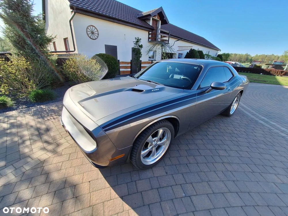 Dodge Challenger - 1
