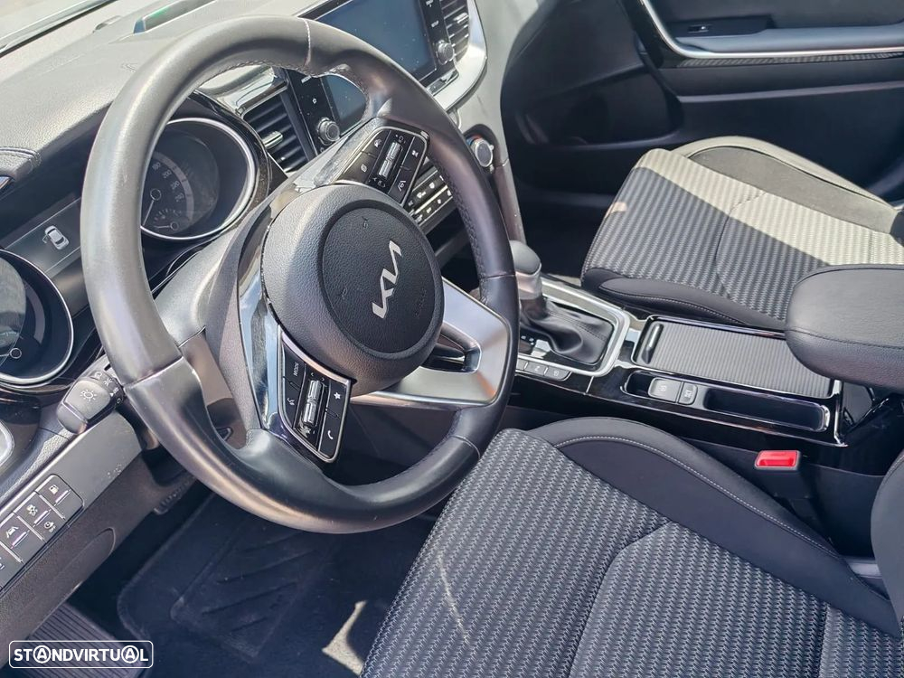 Kia XCeed 1.6 GDi PHEV Drive - 11