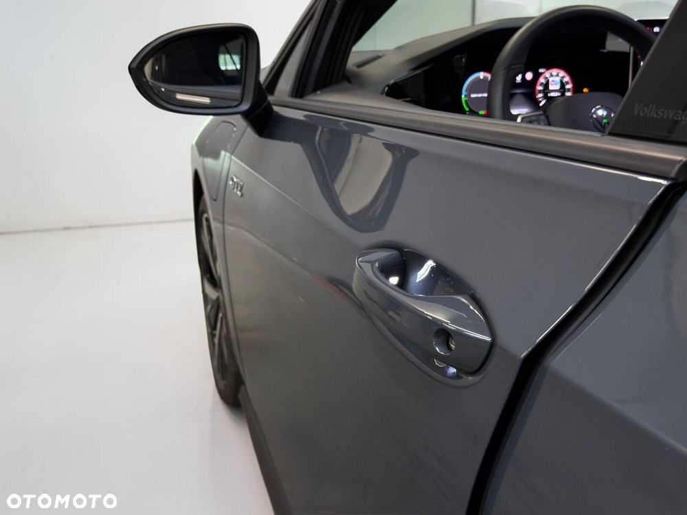 Volkswagen Golf - 12