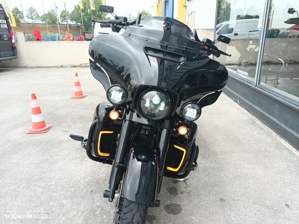 Harley-Davidson FLHXS Street Glide Special - 13