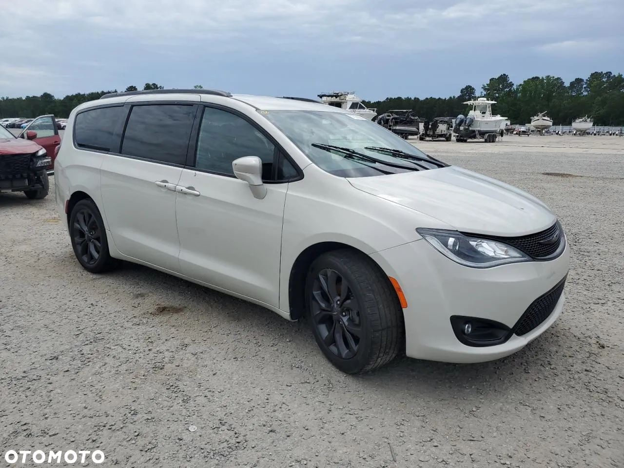 Chrysler Pacifica - 1