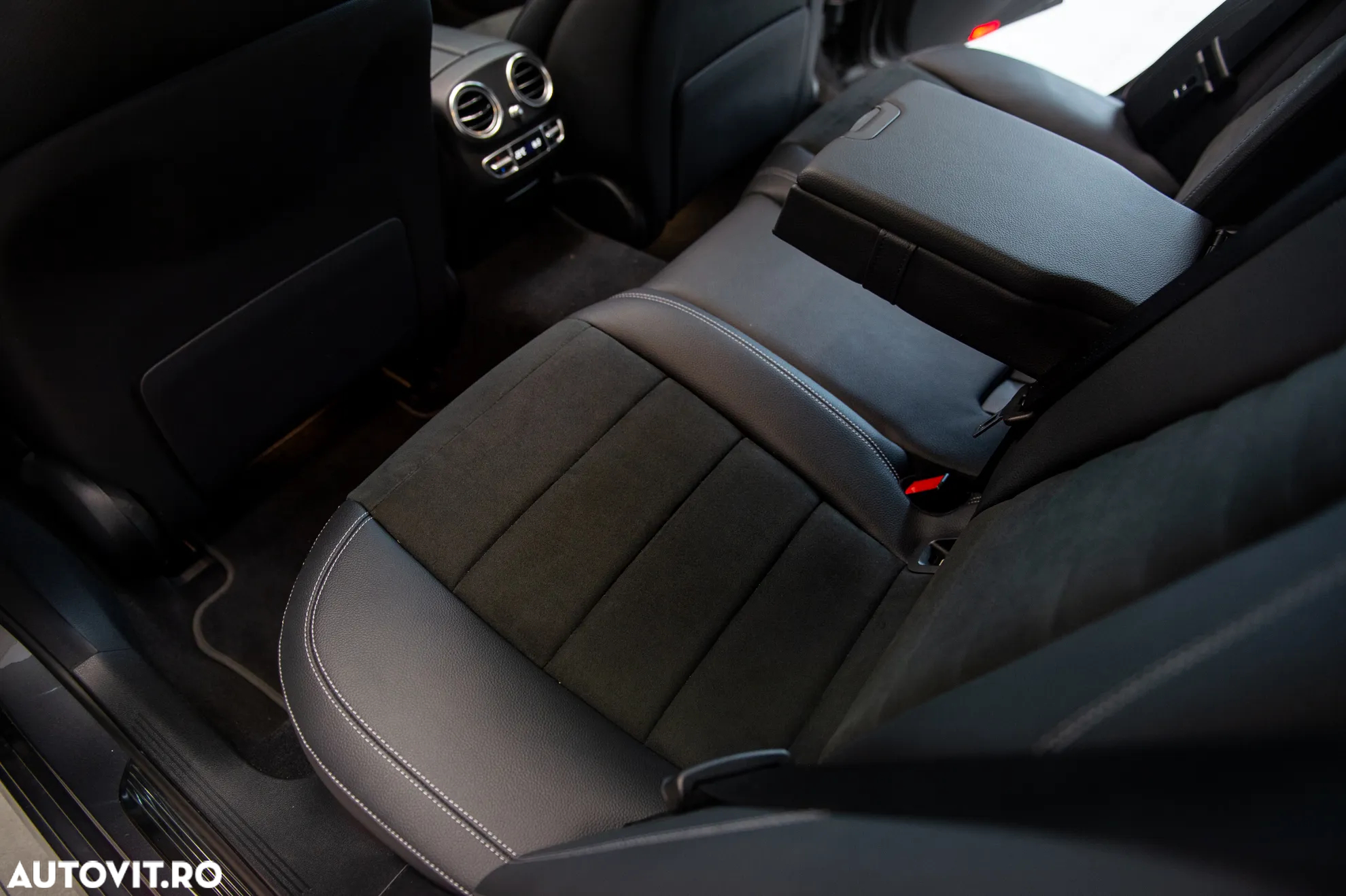 Mercedes-Benz E 300e 4Matic 9G-TRONIC Edition AMG Line - 33