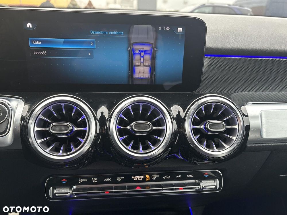 Mercedes-Benz GLB 200 4-Matic AMG Line 8G-DCT - 23