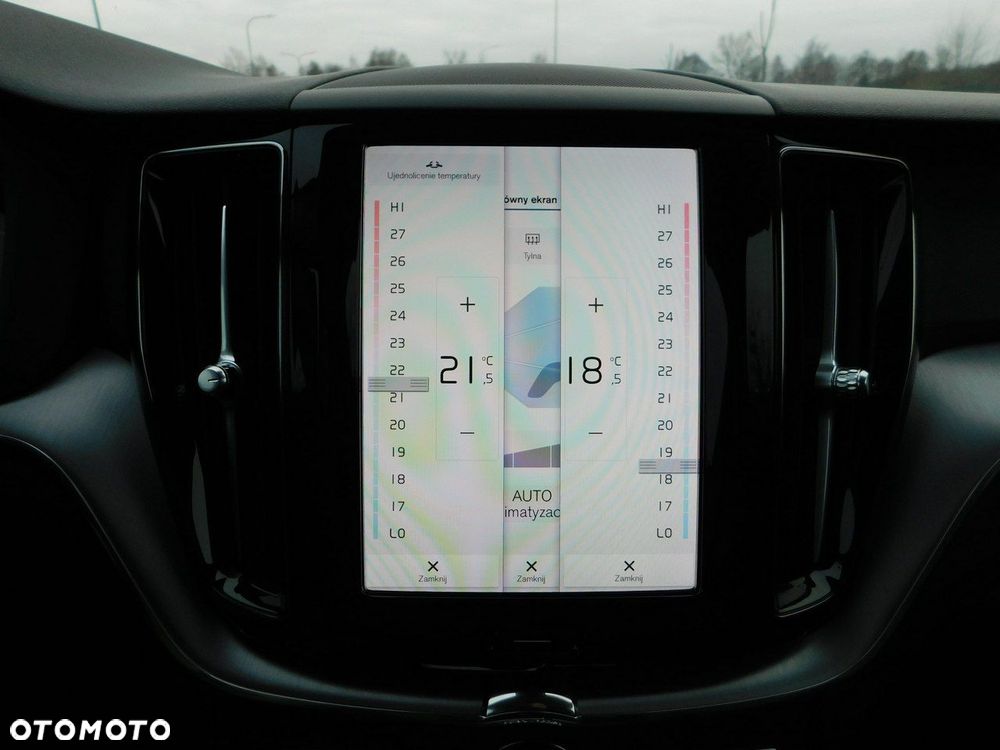 Volvo XC 60 D3 Momentum Pro - 19