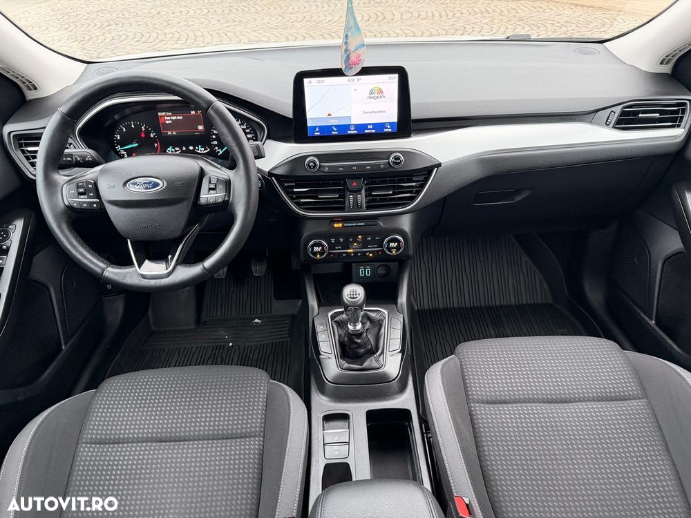 Ford Focus 1.0 EcoBoost MHEV Titanium - 6